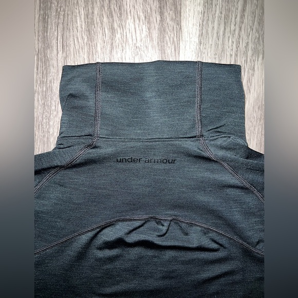 Under Armour Long Sleeve Cold Gear Running Pullover size Large - Picture 10 of 10